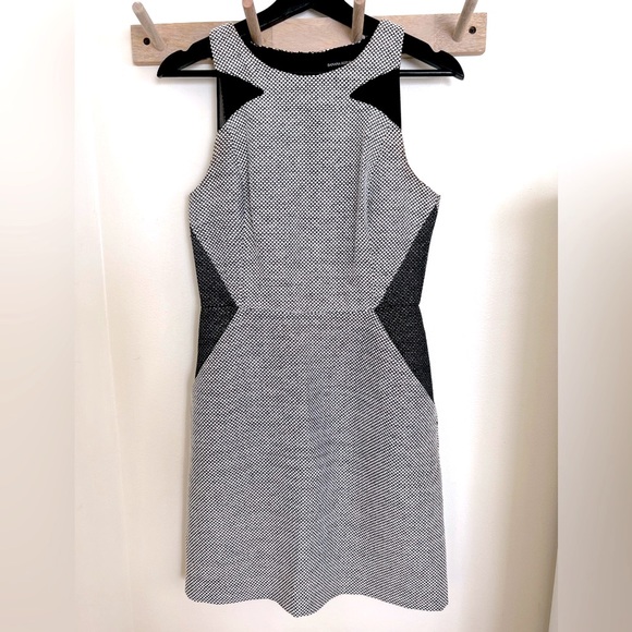Banana Republic Black + White Dress Size 2 - Picture 1 of 3